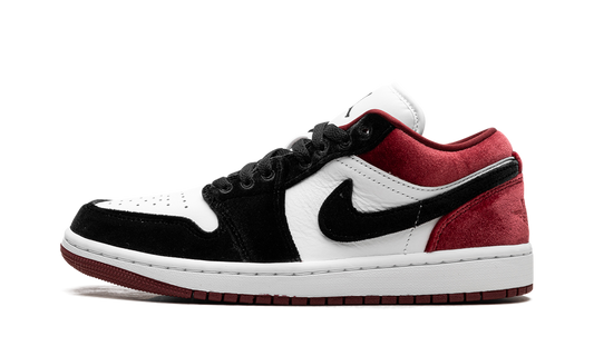 Jordan 1 Low SE WMNS "Velvet Black Toe"