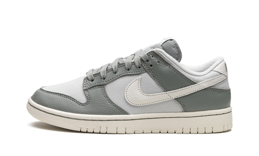 Dunk Low Retro PRM "Mica Green"