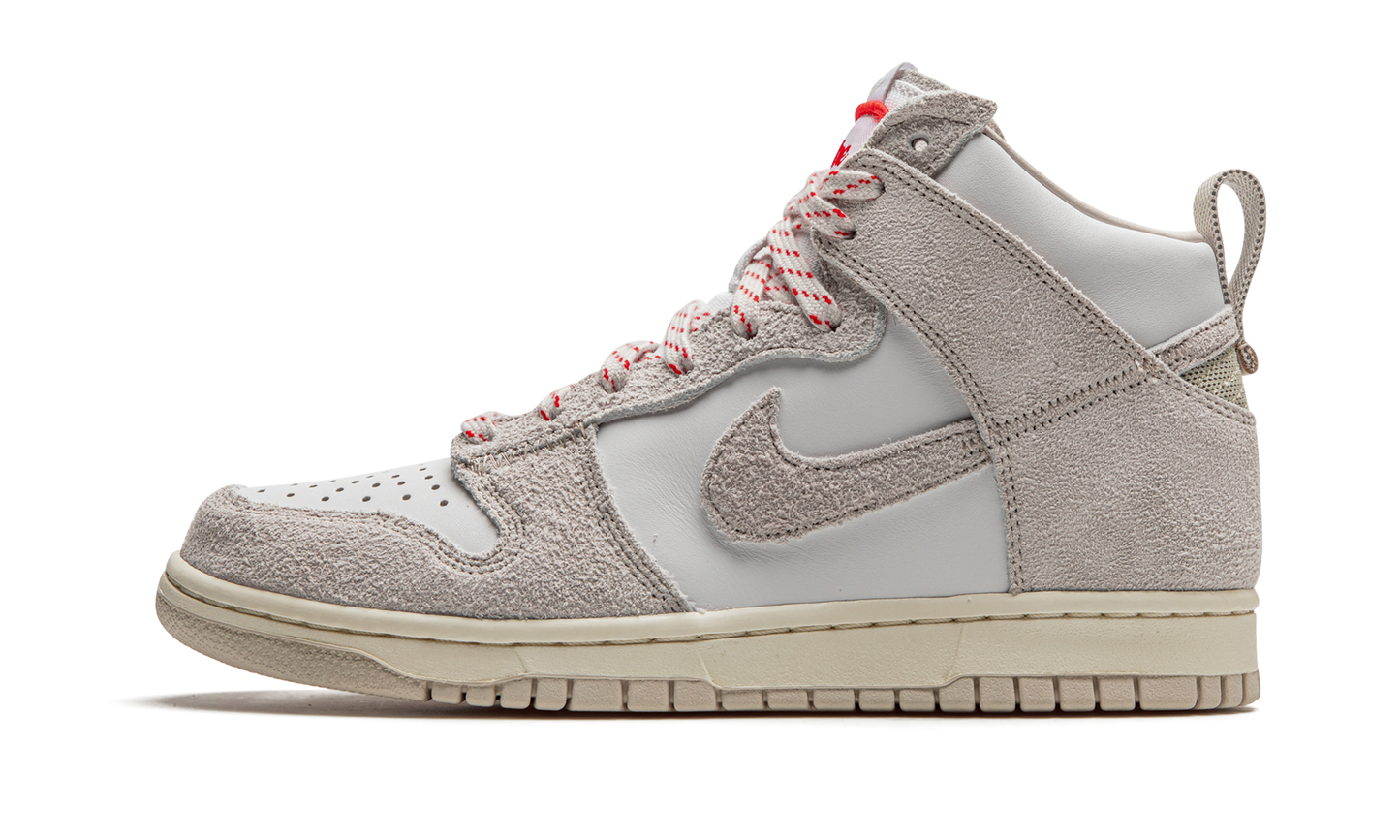 Dunk High SP "Notre - Light Orewood Brown"