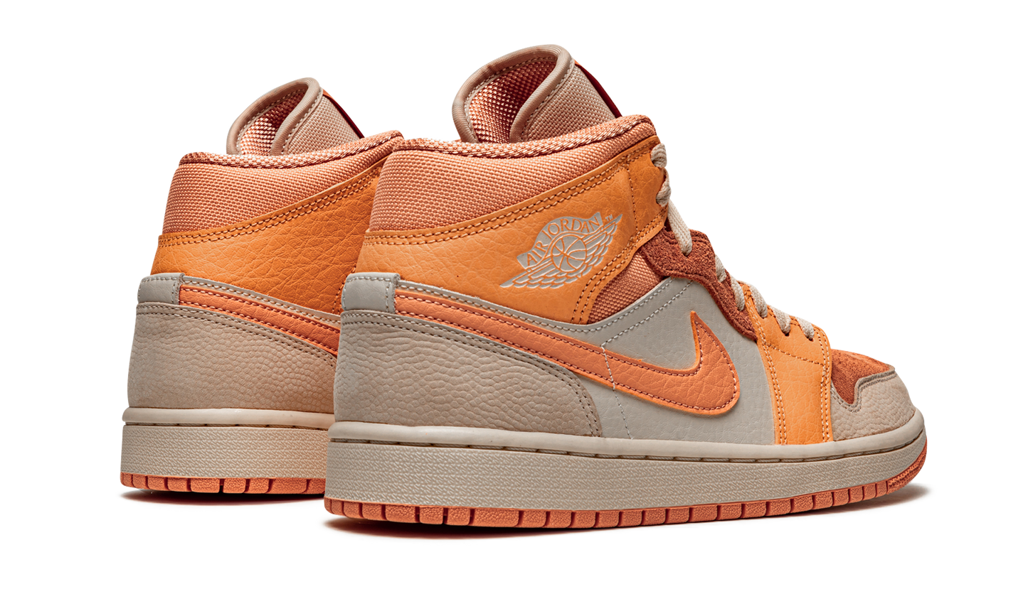AIR JORDAN 1 MID WMNS "Apricot"