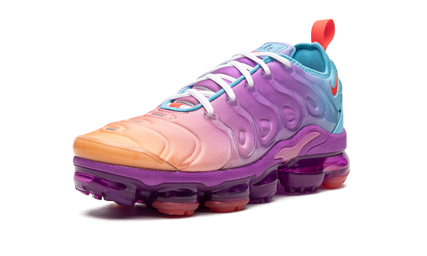 AIR VAPORMAX PLUS WMNS "Multigradient"