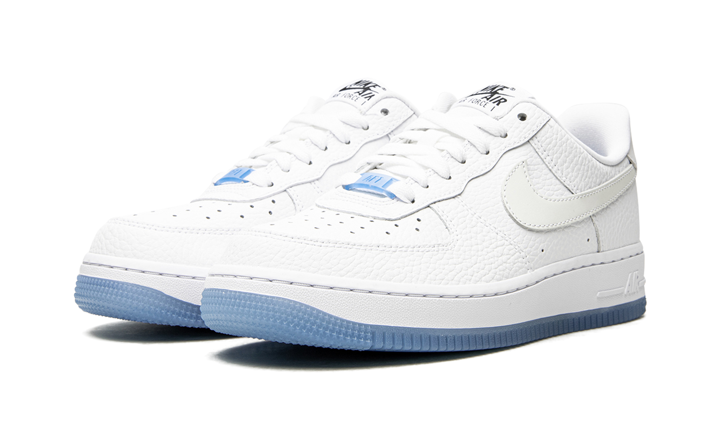 AIR FORCE 1 LO WMNS "UV Reactive Swoosh"