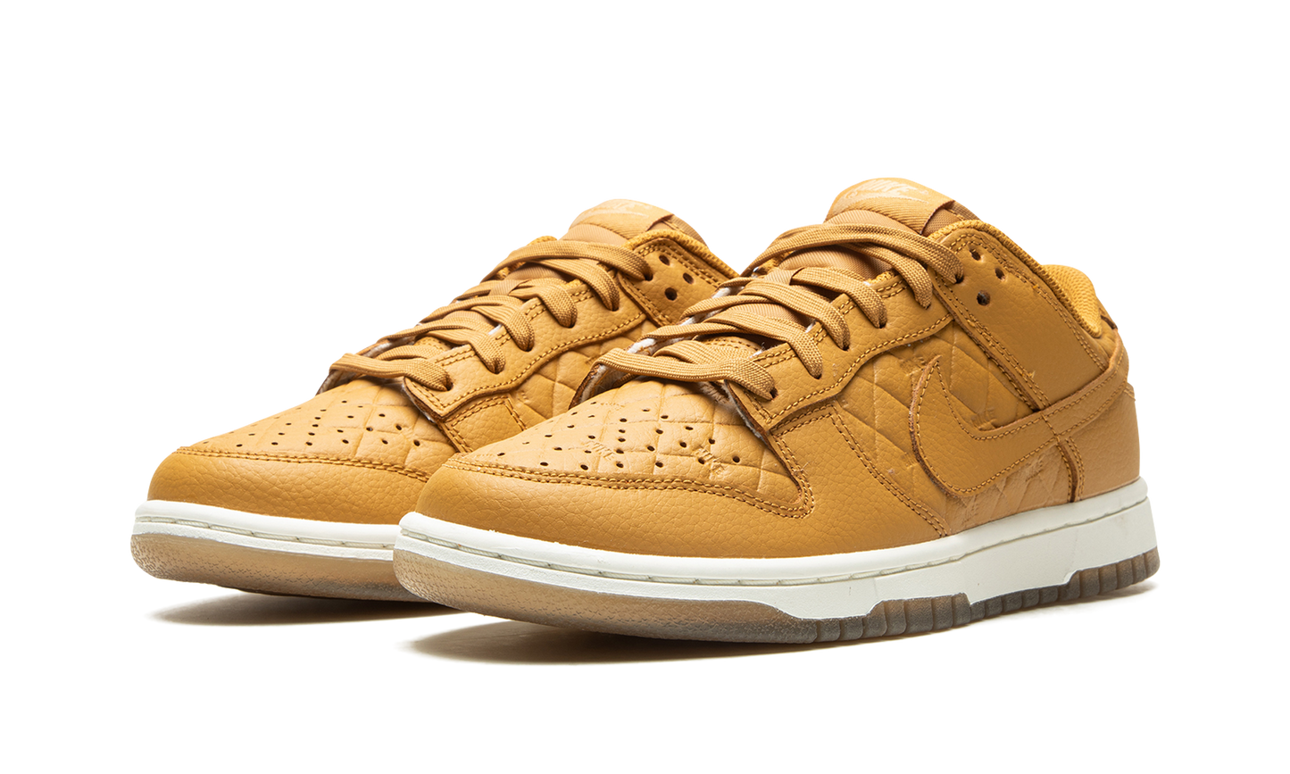 DUNK LO MNS WMNS "Quilted Wheat"