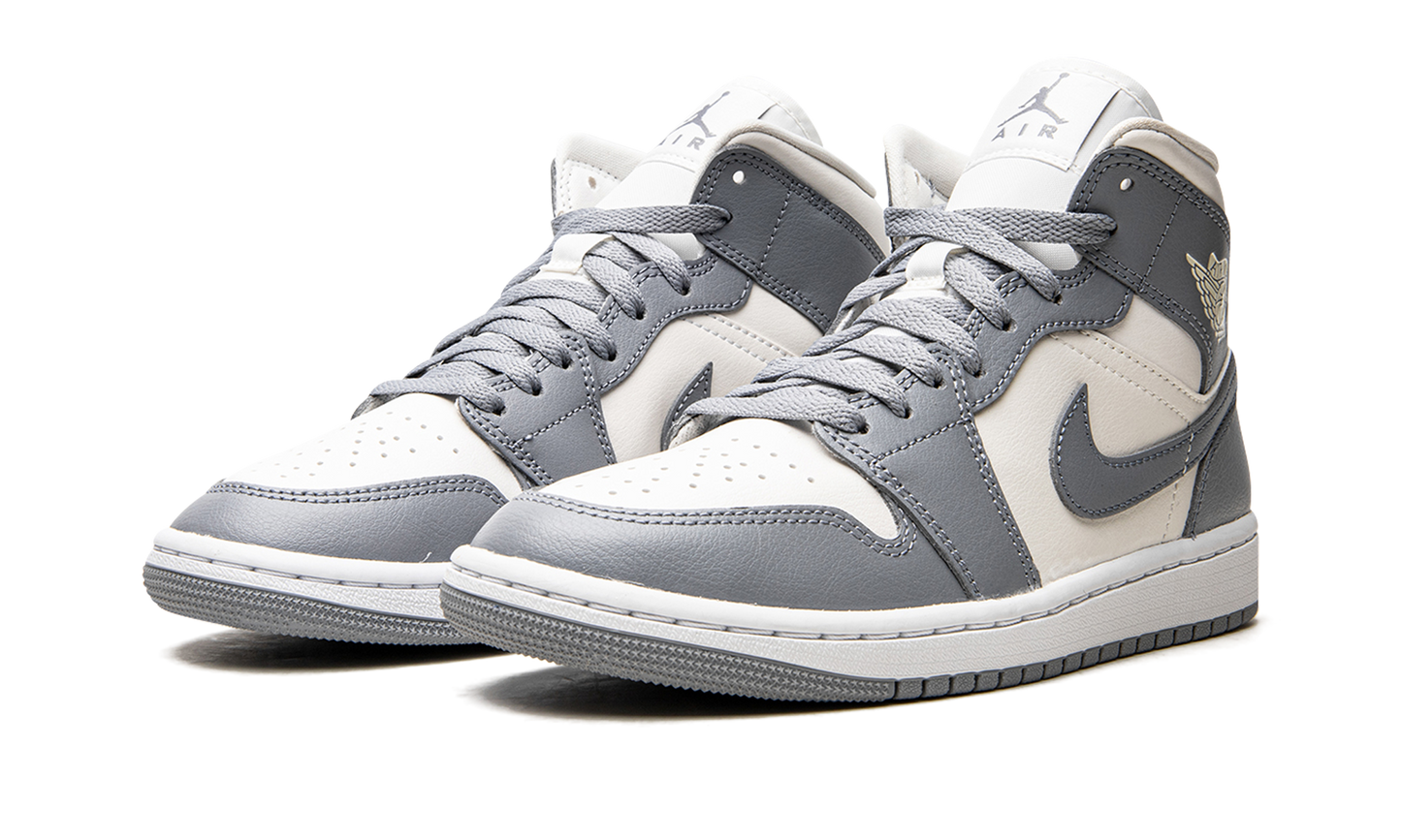 AIR JORDAN 1 MID WMNS "Stealth"