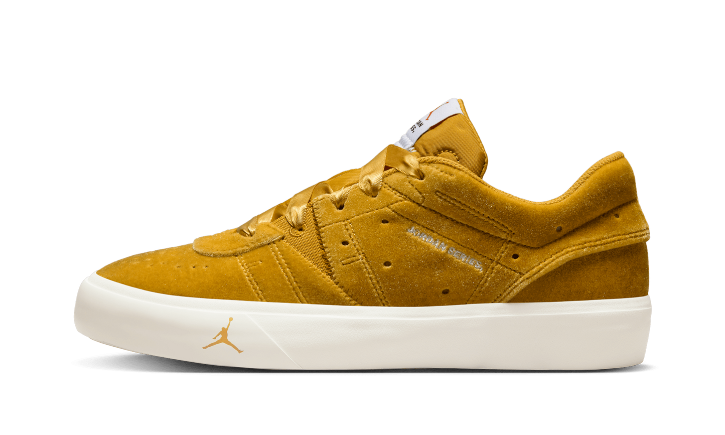 Jordan Series.05 SE WMNS "Gold Velvet"