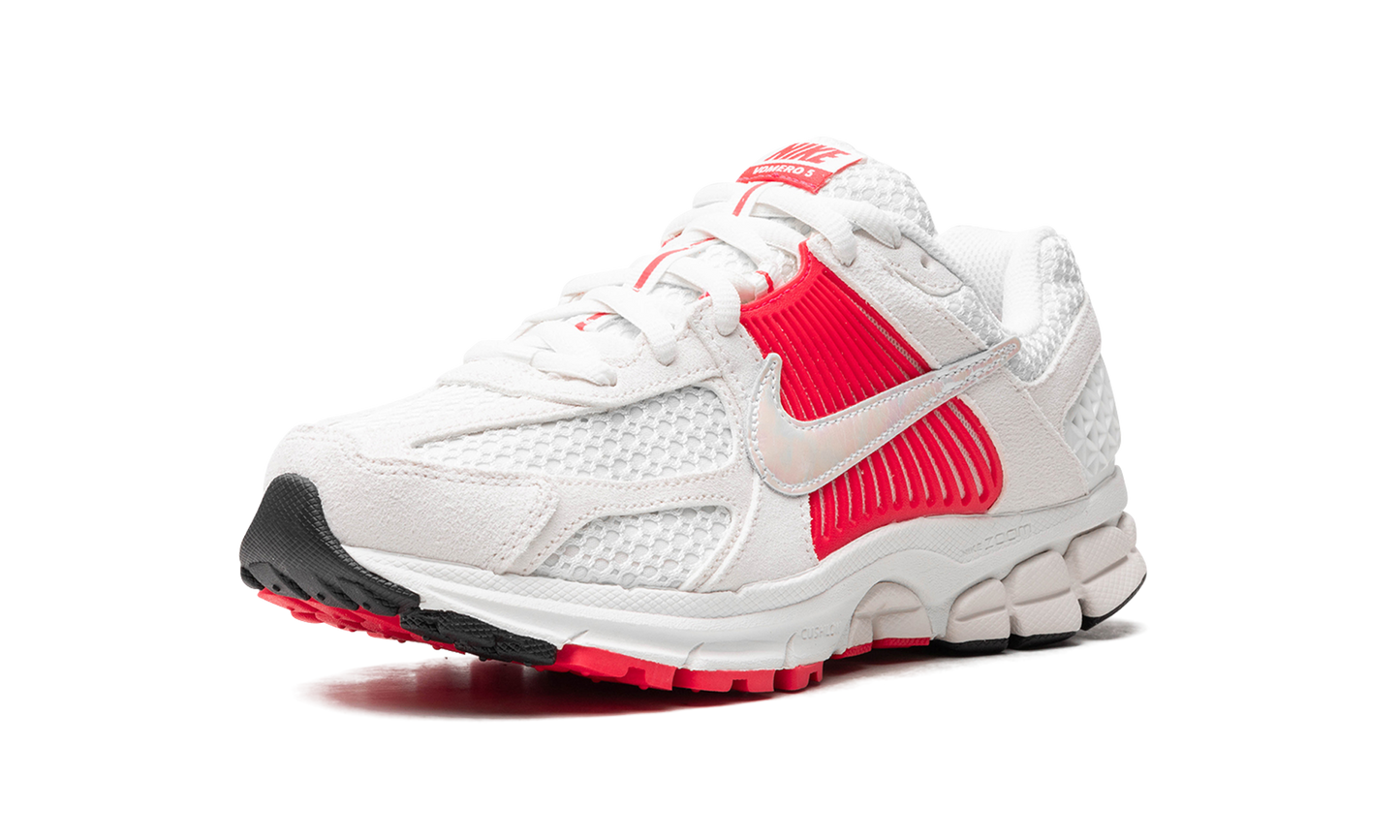 Air Zoom Vomero 5 WMNS "Siren Red"