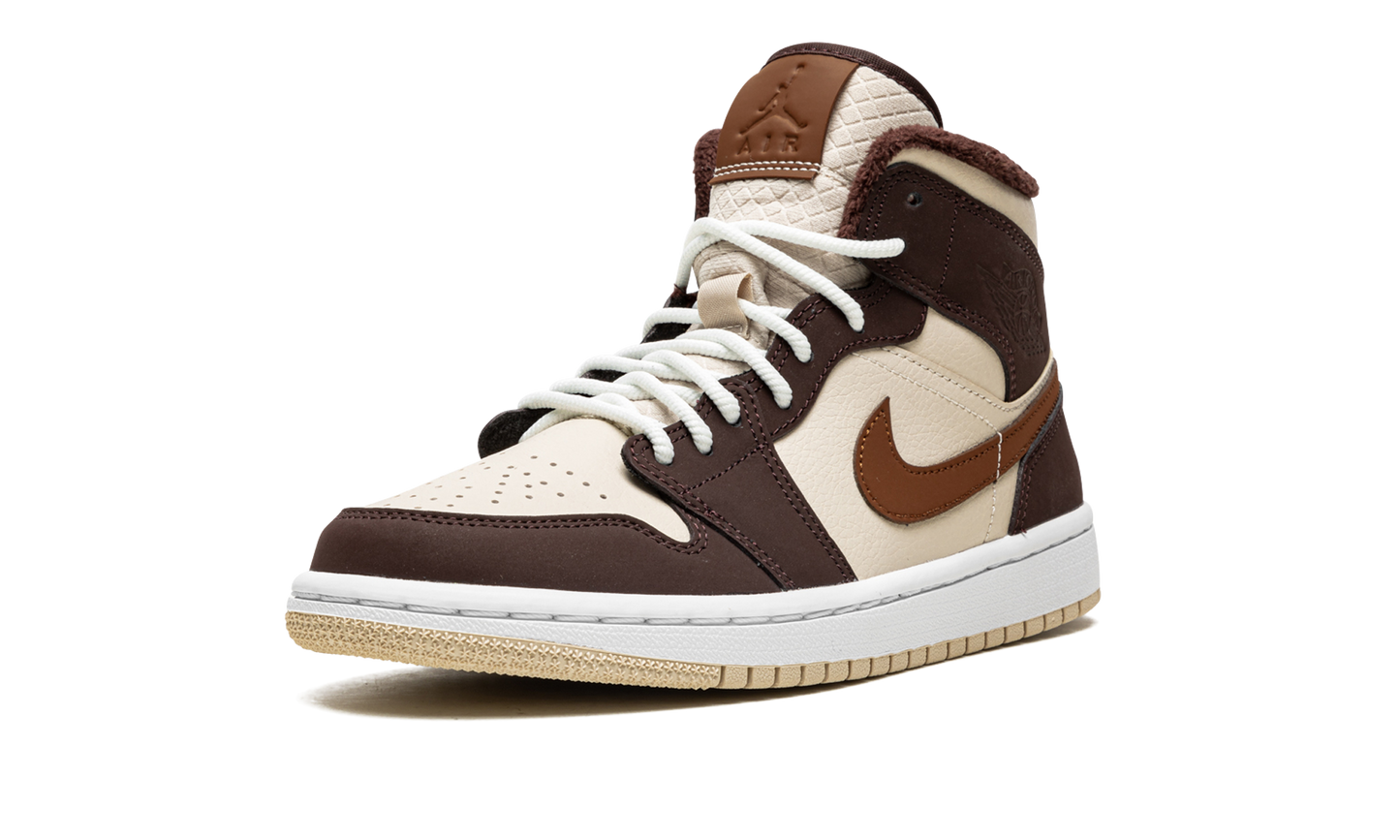 AIR JORDAN 1 MID SE WMNS "Brown Basalt Fleece"