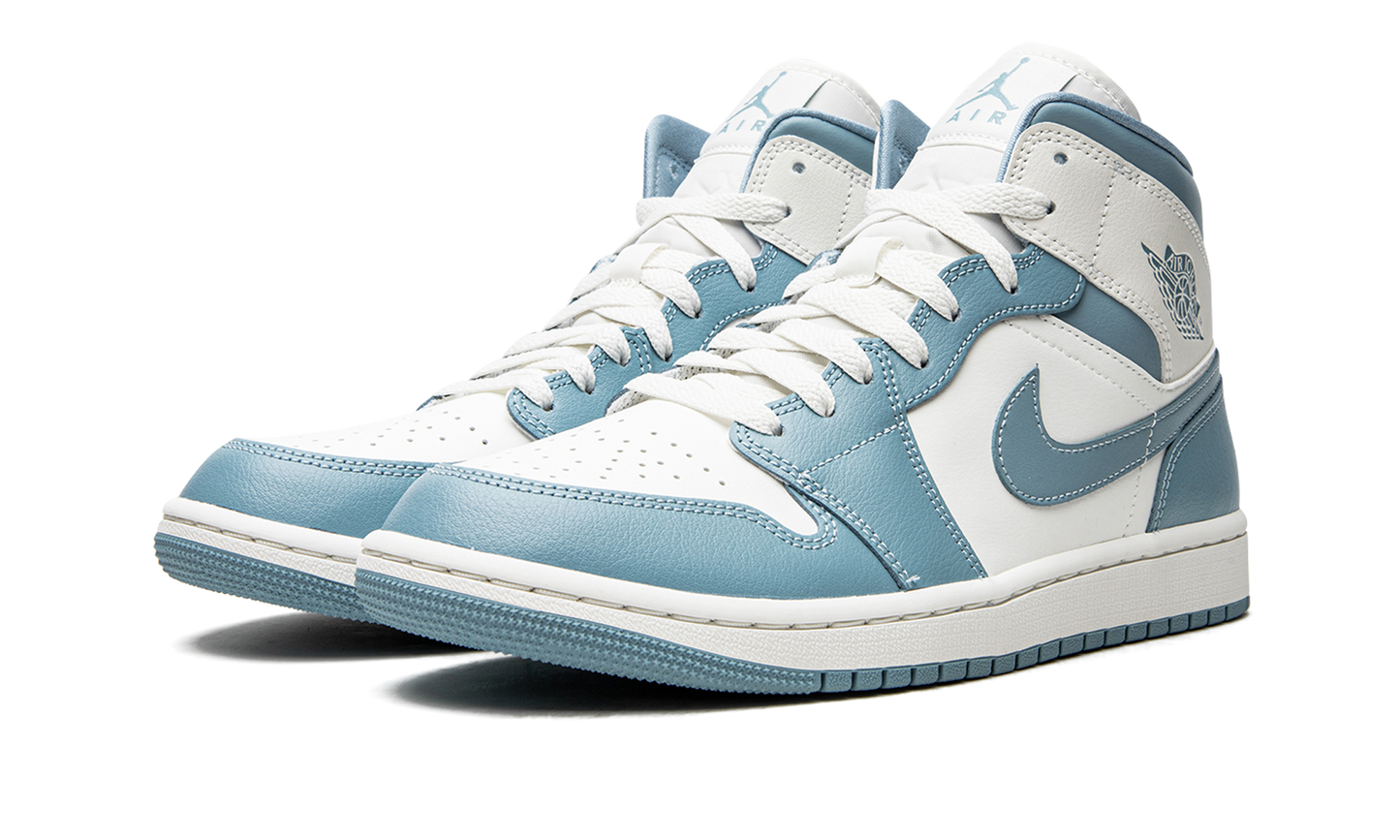 AIR JORDAN 1 MID WMNS "UNC"