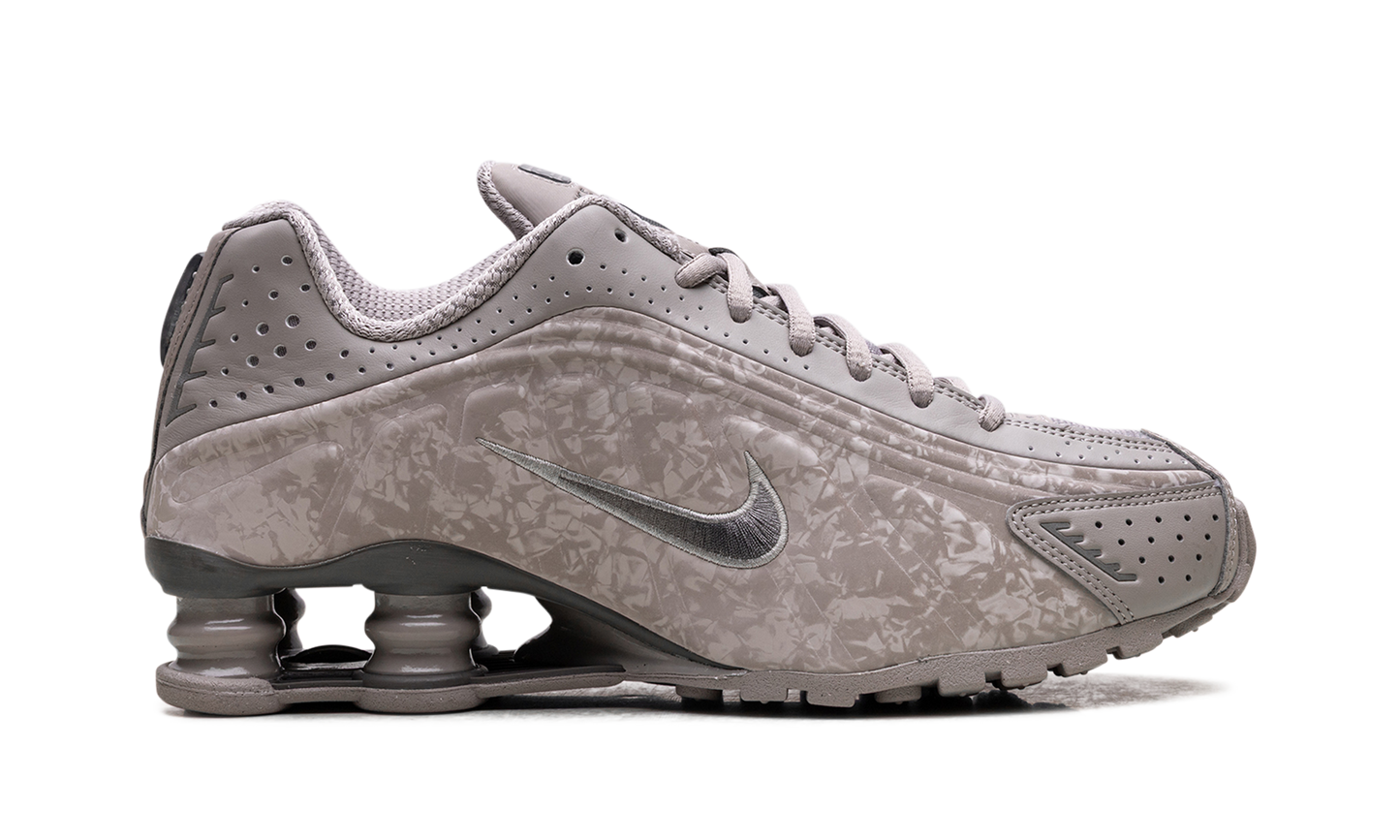 Shox R4 WMNS "Flat Pewter Floral"