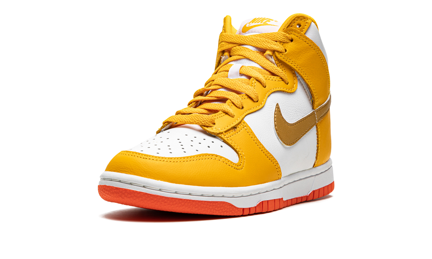 DUNK HIGH MNS WMNS "University Gold"