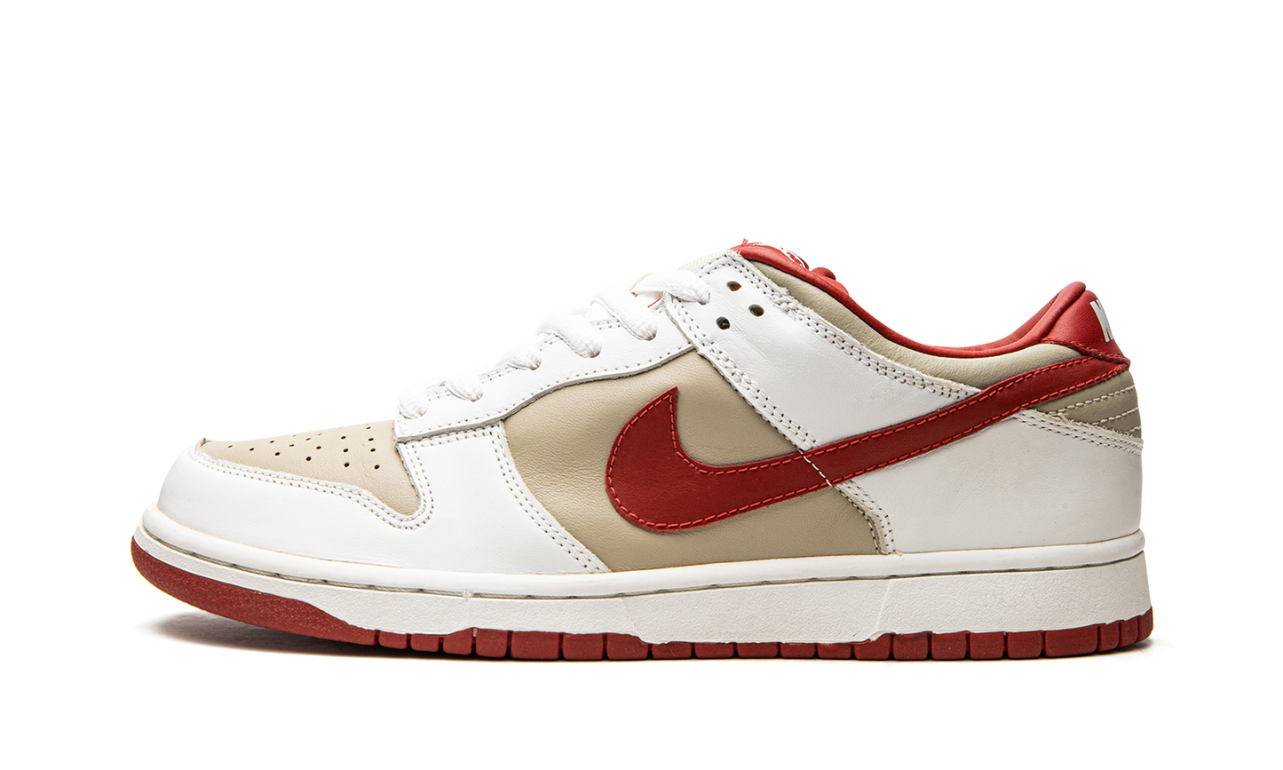DUNK LO PRO MNS WMNS "Light Stone Varsity Red"