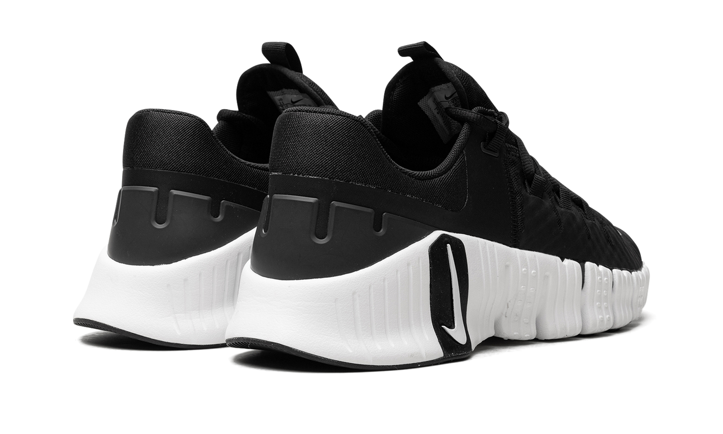 Free Metcon 5 "Black / White"