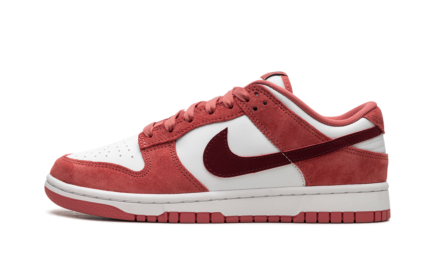 DUNK LOW WMNS "Valentine's Day"