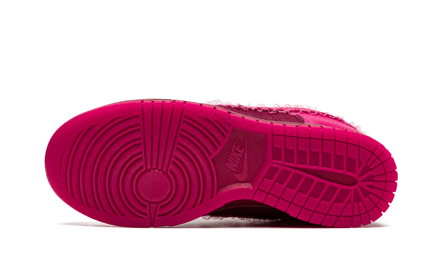 DUNK LOW WMNS "Valentine’s Day"