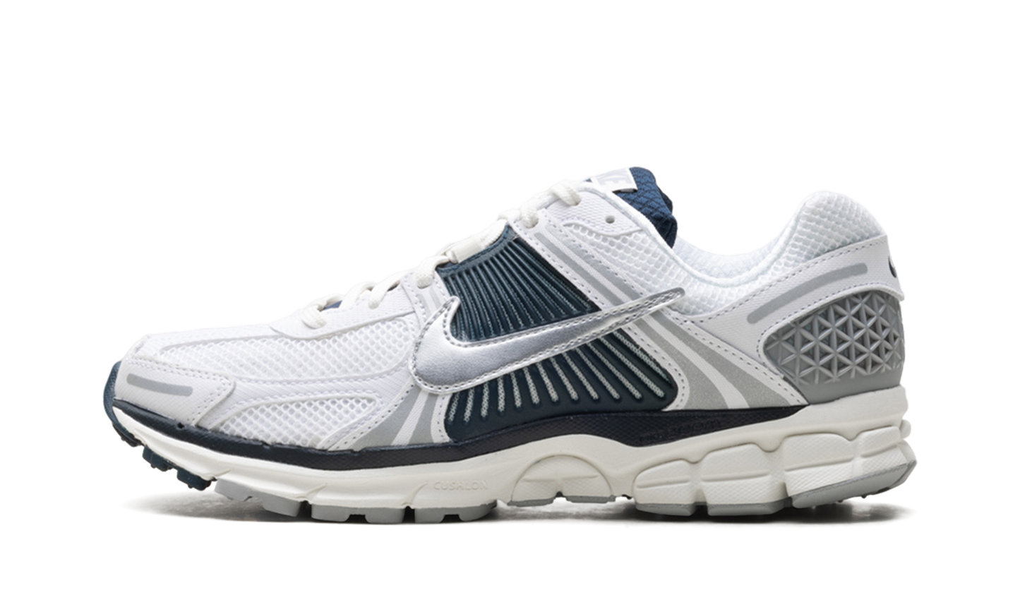 Air Zoom Vomero 5 WMNS "White Armory Navy"
