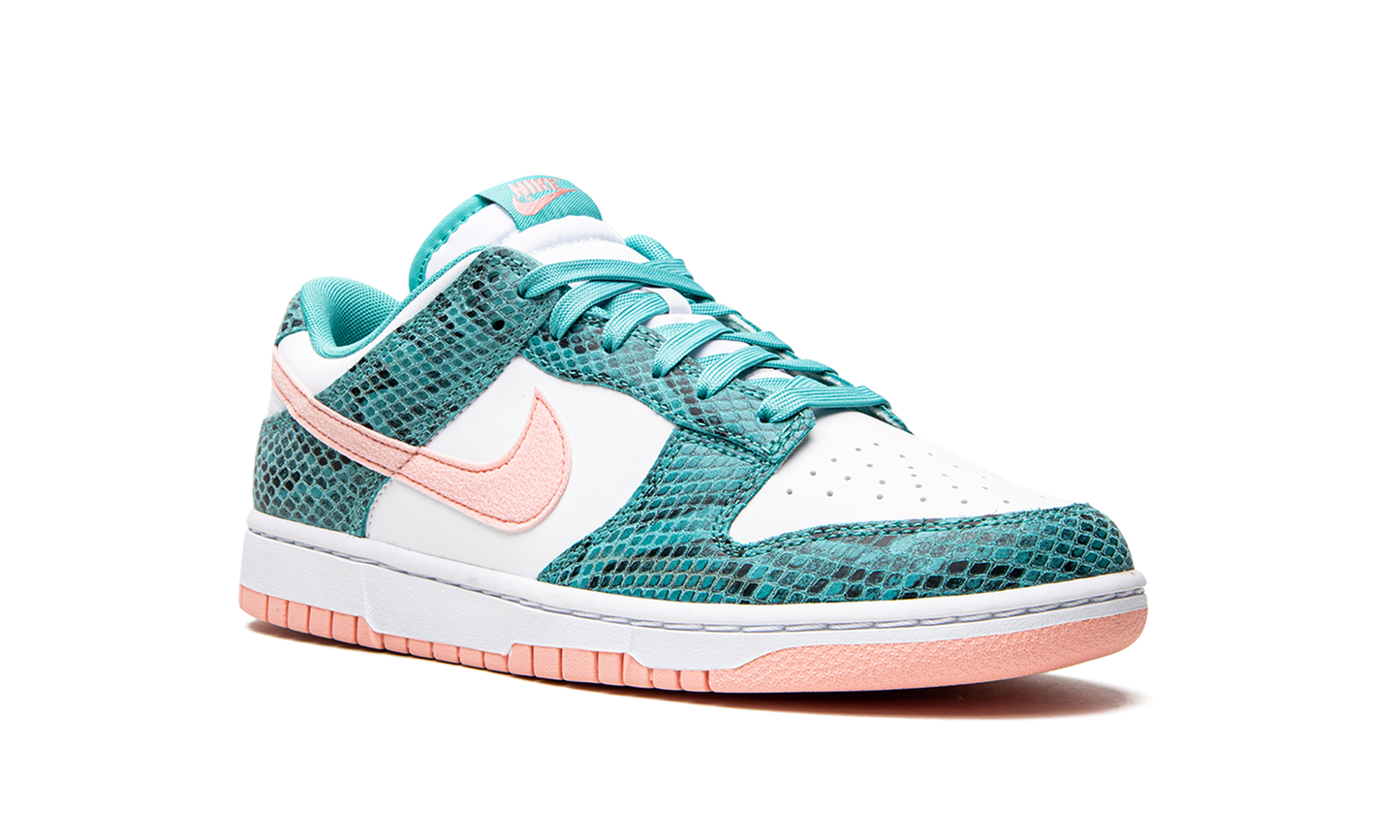 Dunk Low "Snakeskin Washed Teal Bleached Coral"