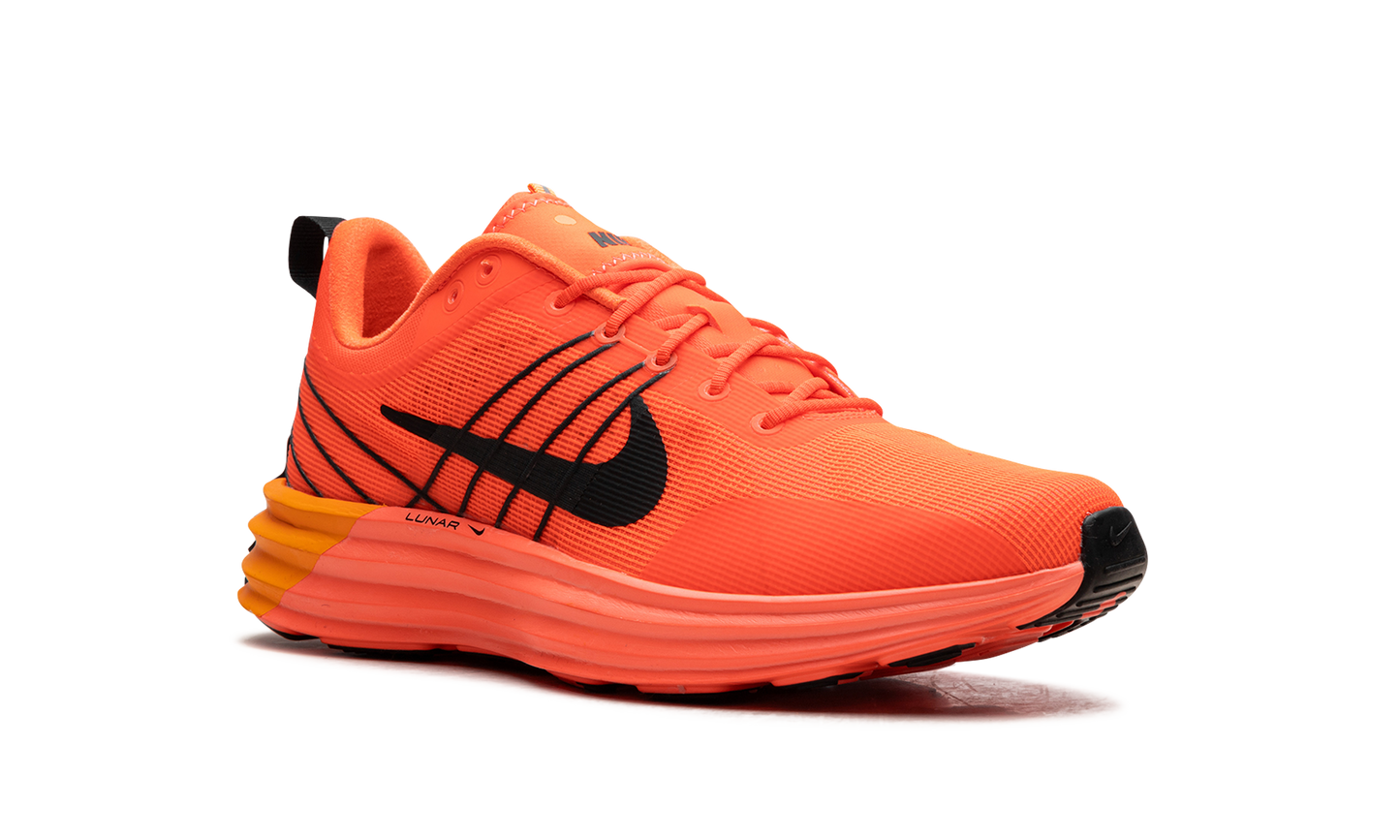Lunar Roam "Hyper Crimson"