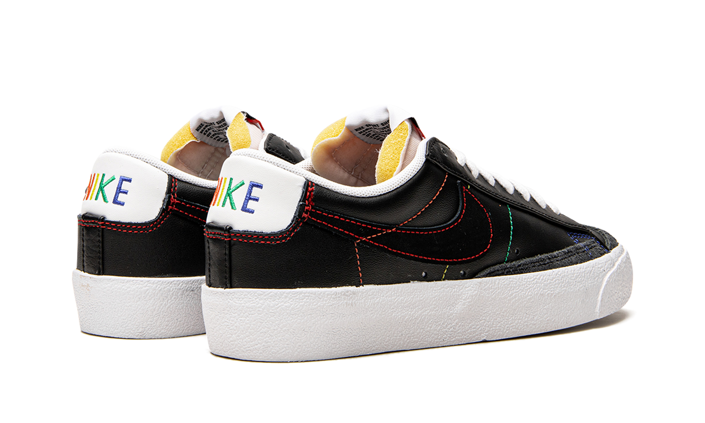 BLAZER LO 77 MNS WMNS "Multicolor Stitch"