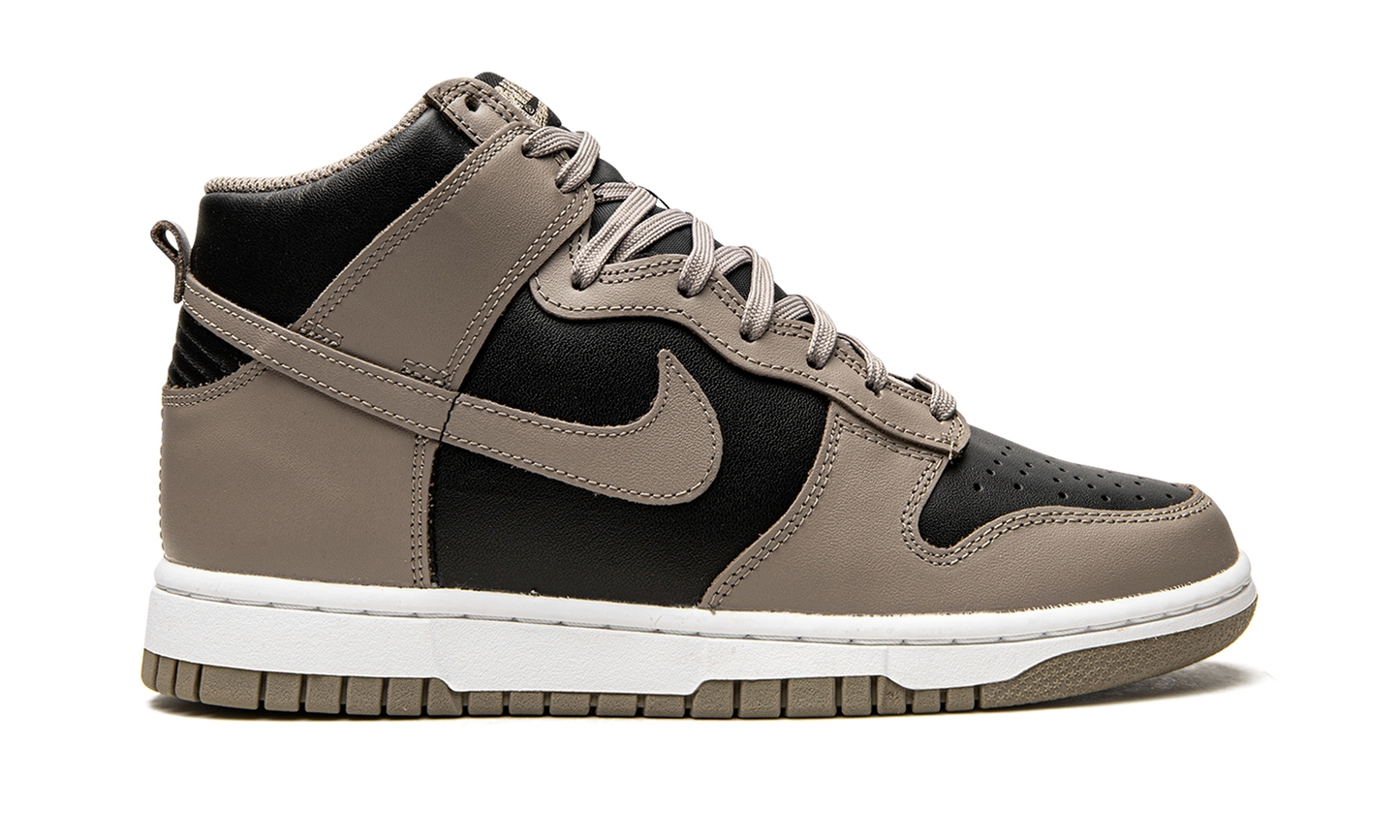 DUNK HIGH WMNS "Moon Fossil"