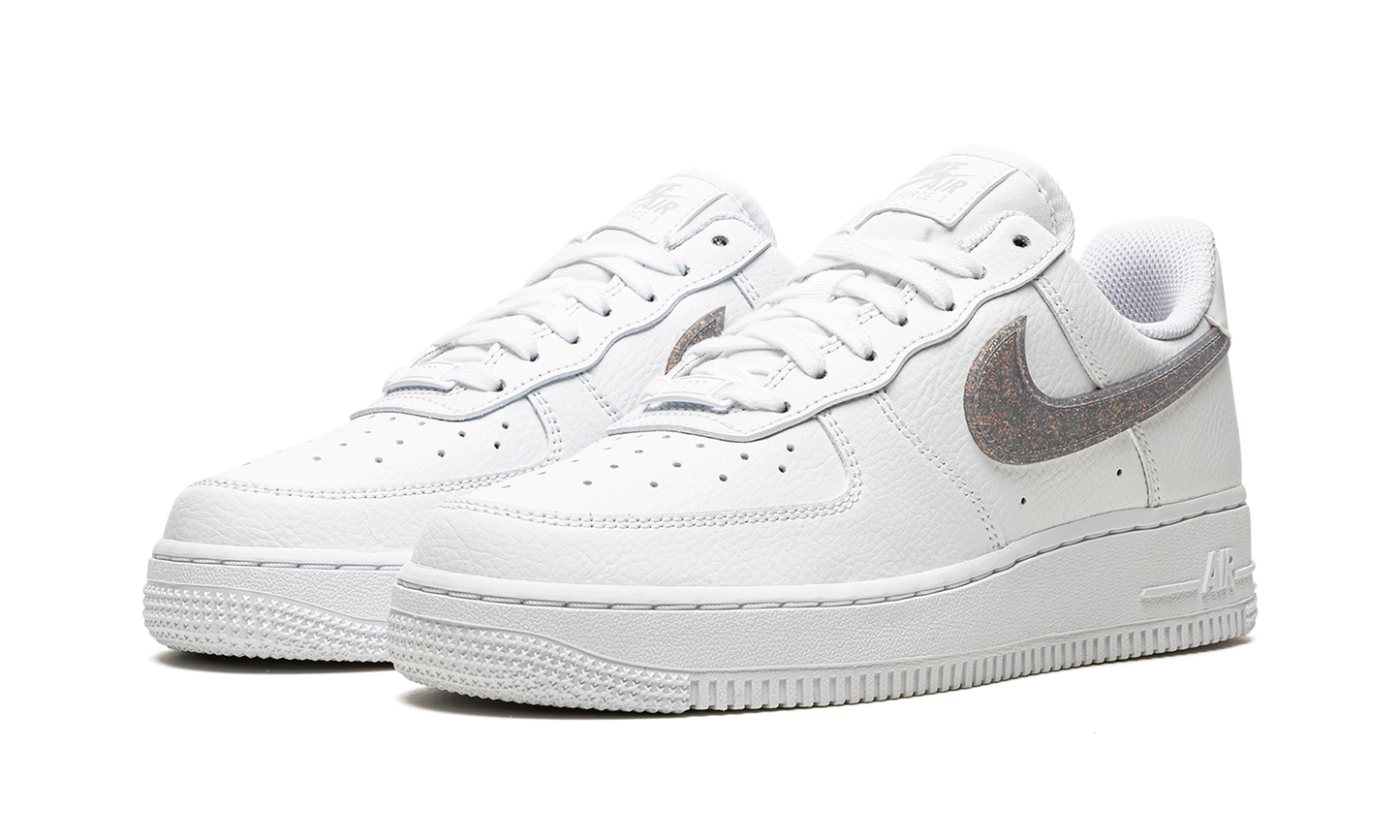 AIR FORCE 1 '07 ESS WMNS "Glitter Swoosh - Canyon Purple"