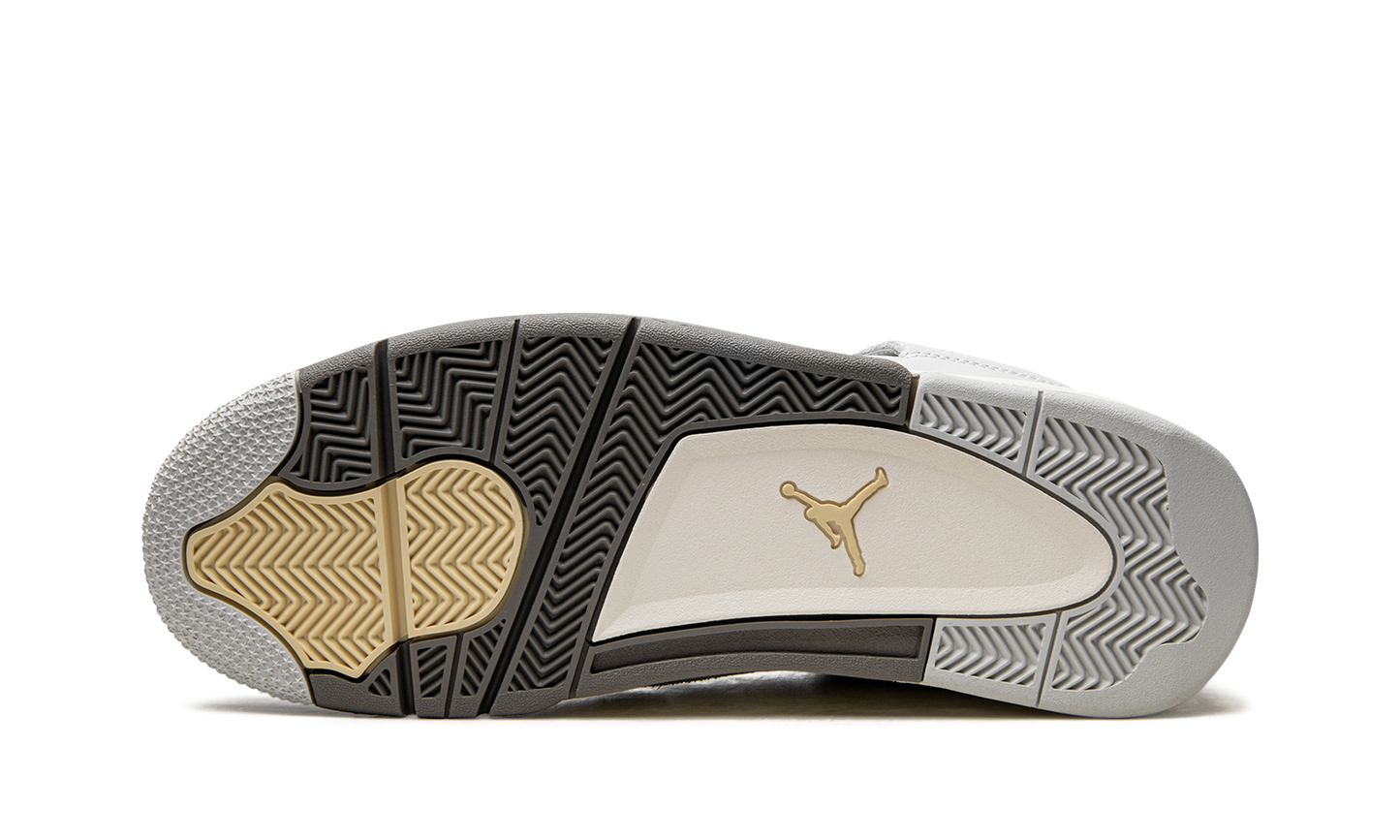 Jordan 4 Retro SE "Craft Photon Dust"