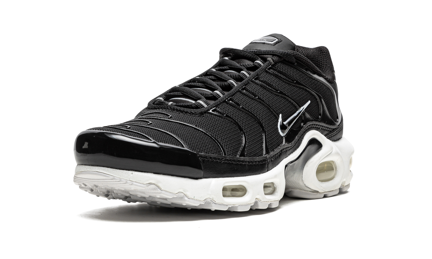AIR MAX PLUS MNS WMNS "Black / White"