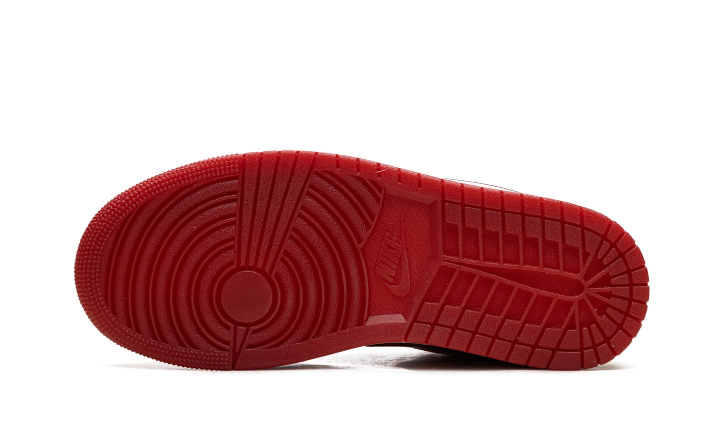 Jordan 1 Low "Patent Valentine's Day"