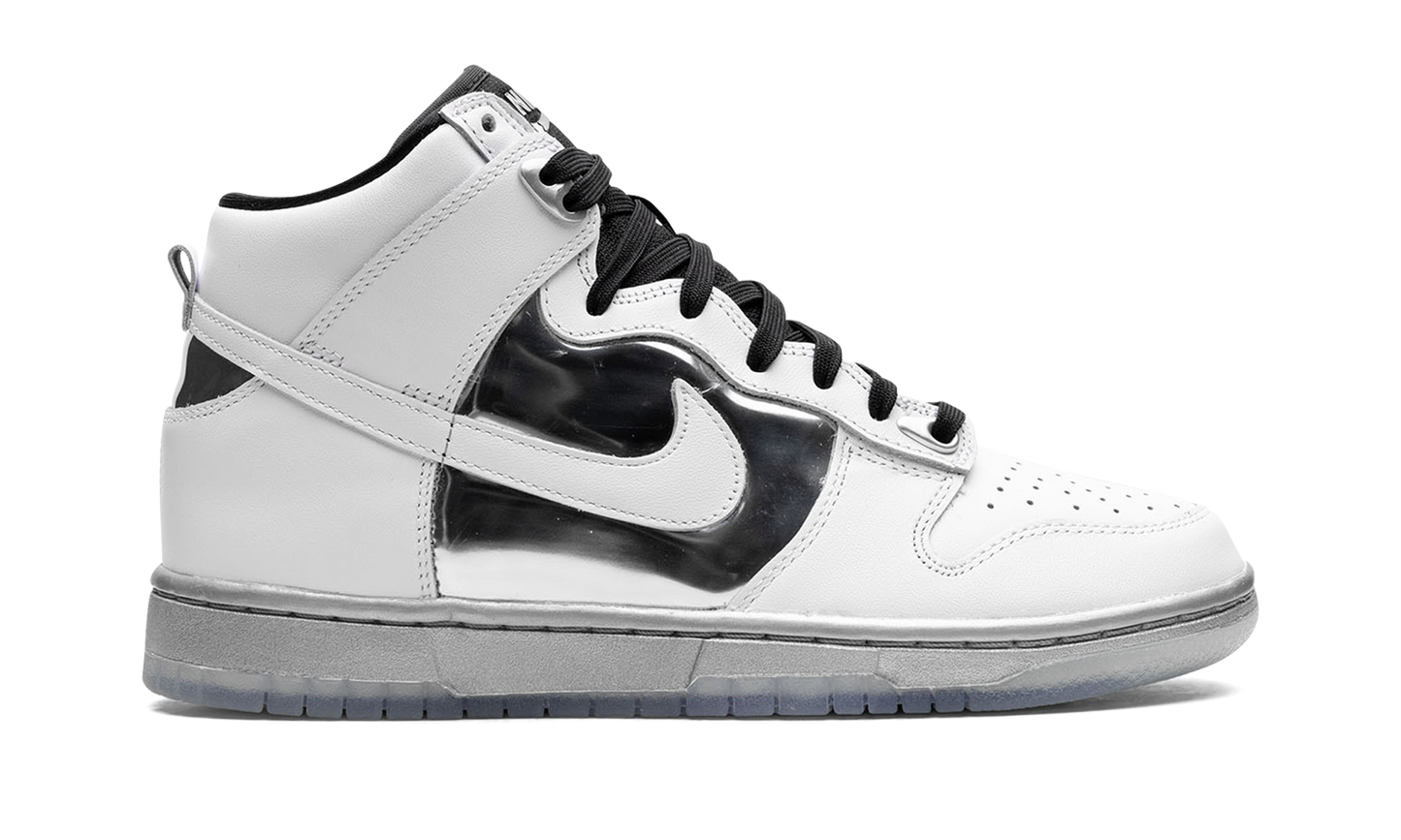 Dunk High SE WMNS "Chrome"