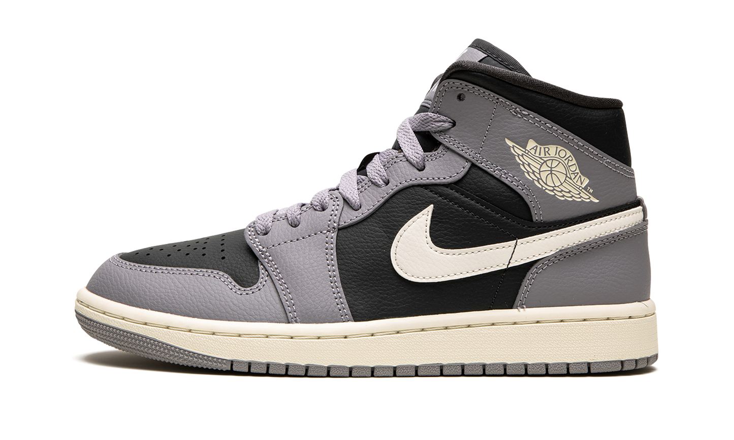 AIR JORDAN 1 MID WMNS "CEMENT GREY"