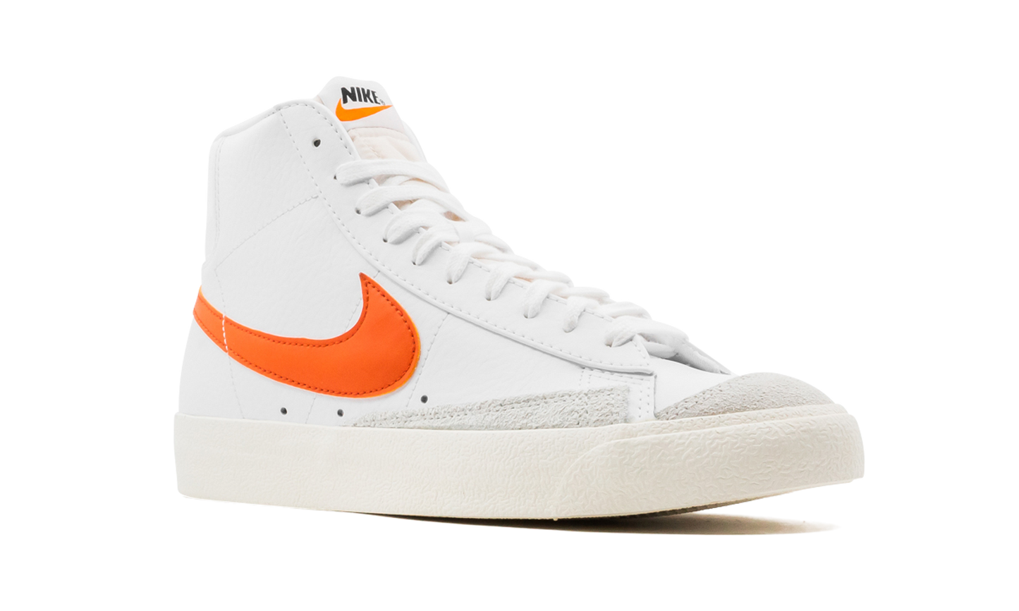 Blazer Mid '77 VNTG "Mantra Orange"