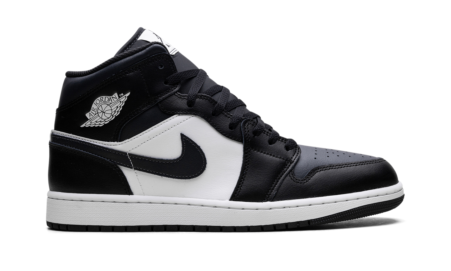 Jordan 1 Mid "Off Noir Toe"