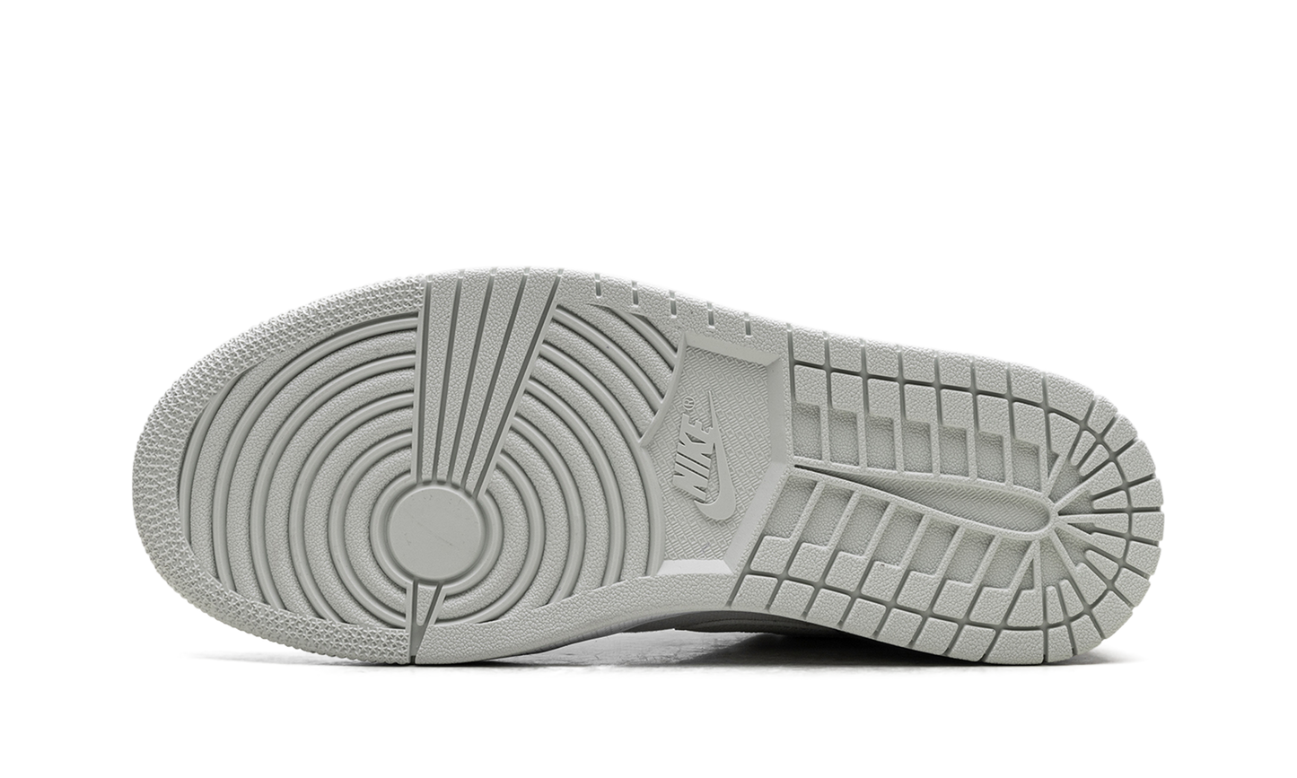 Jordan 1 Low WMNS "Spruce Aura"