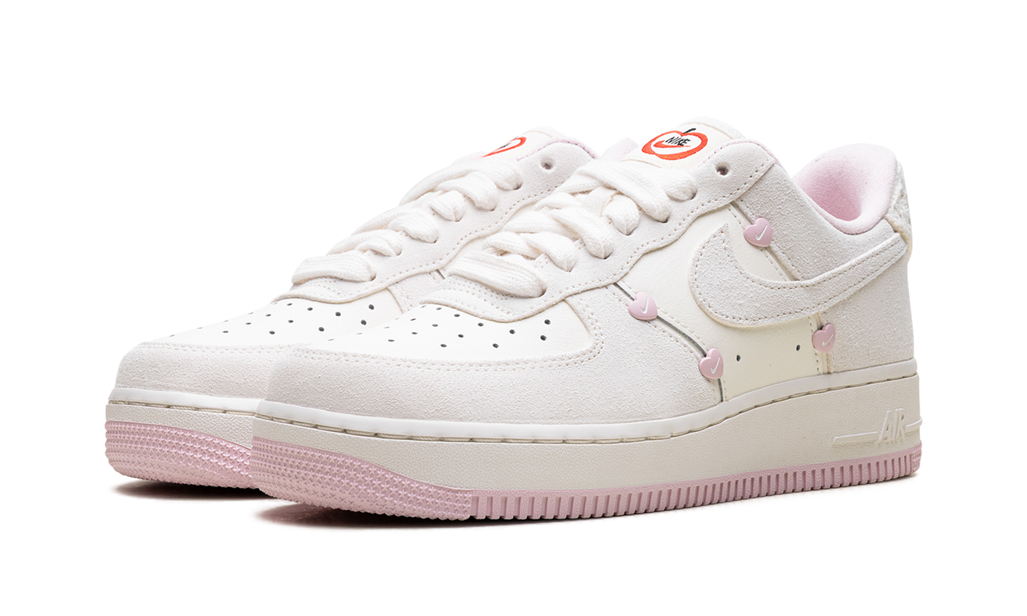 Air Force 1 Low WMNS "Valentine's Day"