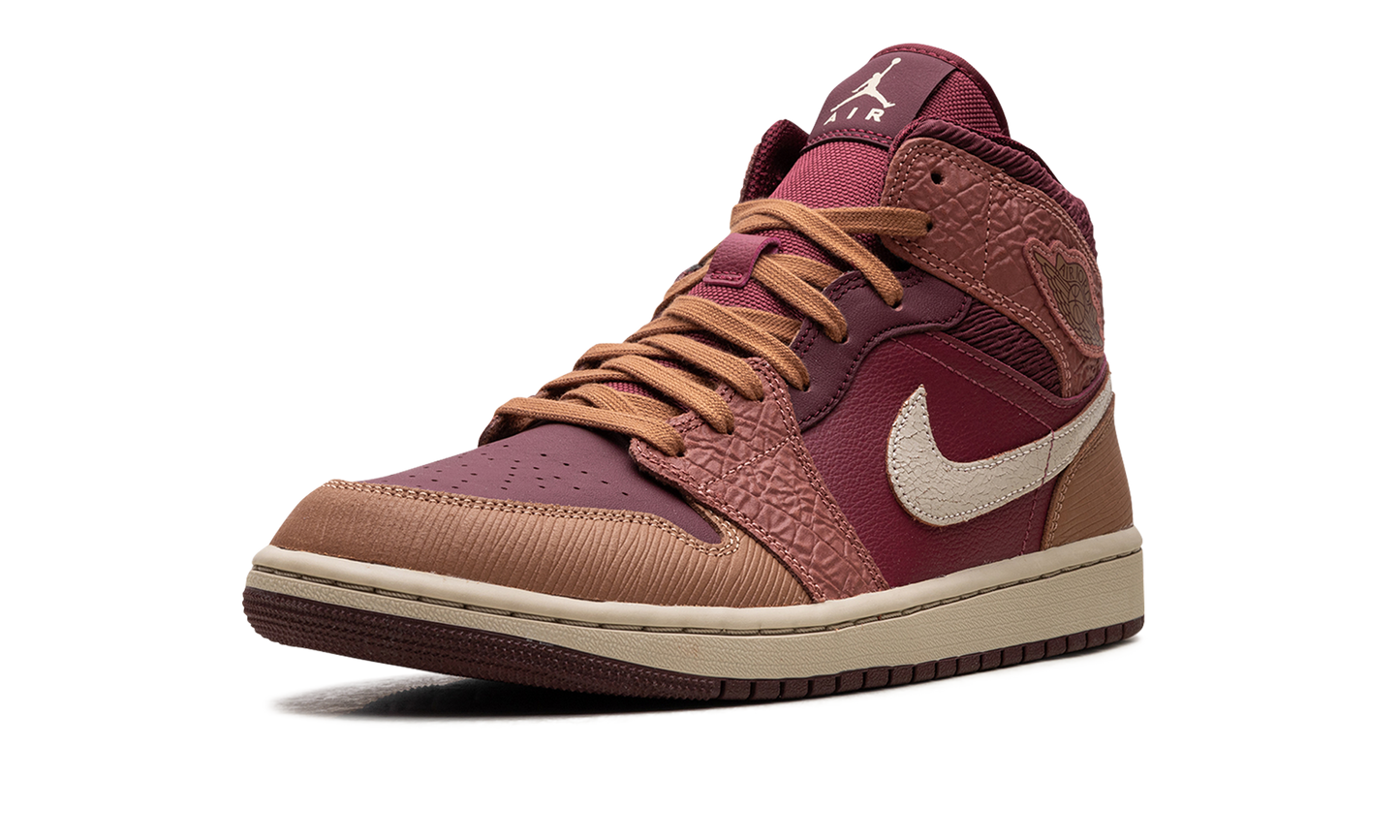 Jordan 1 Mid WMNS "Africa"