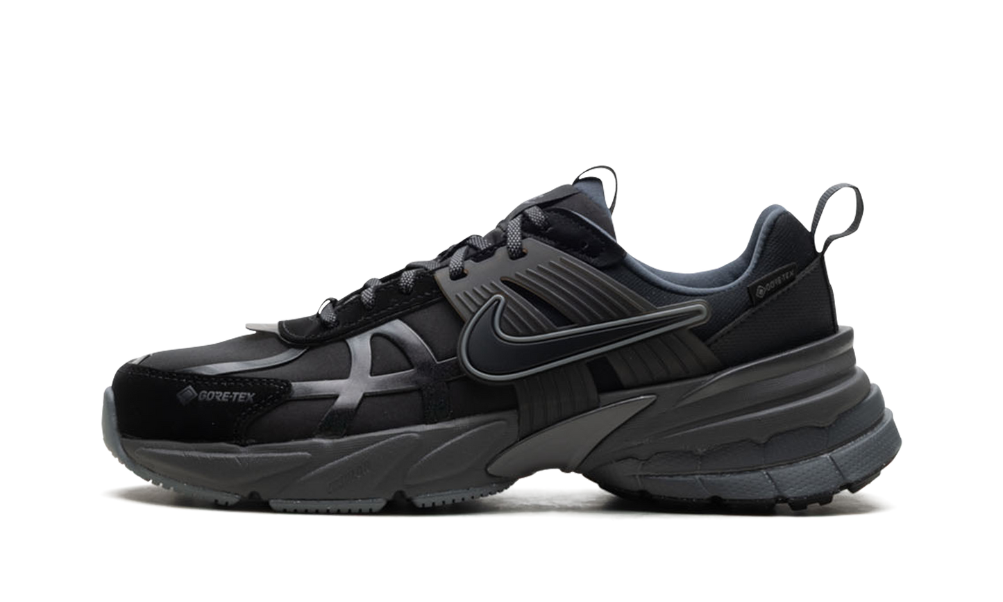 V2K Run WMNS "Gore-Tex Black Iron Grey"