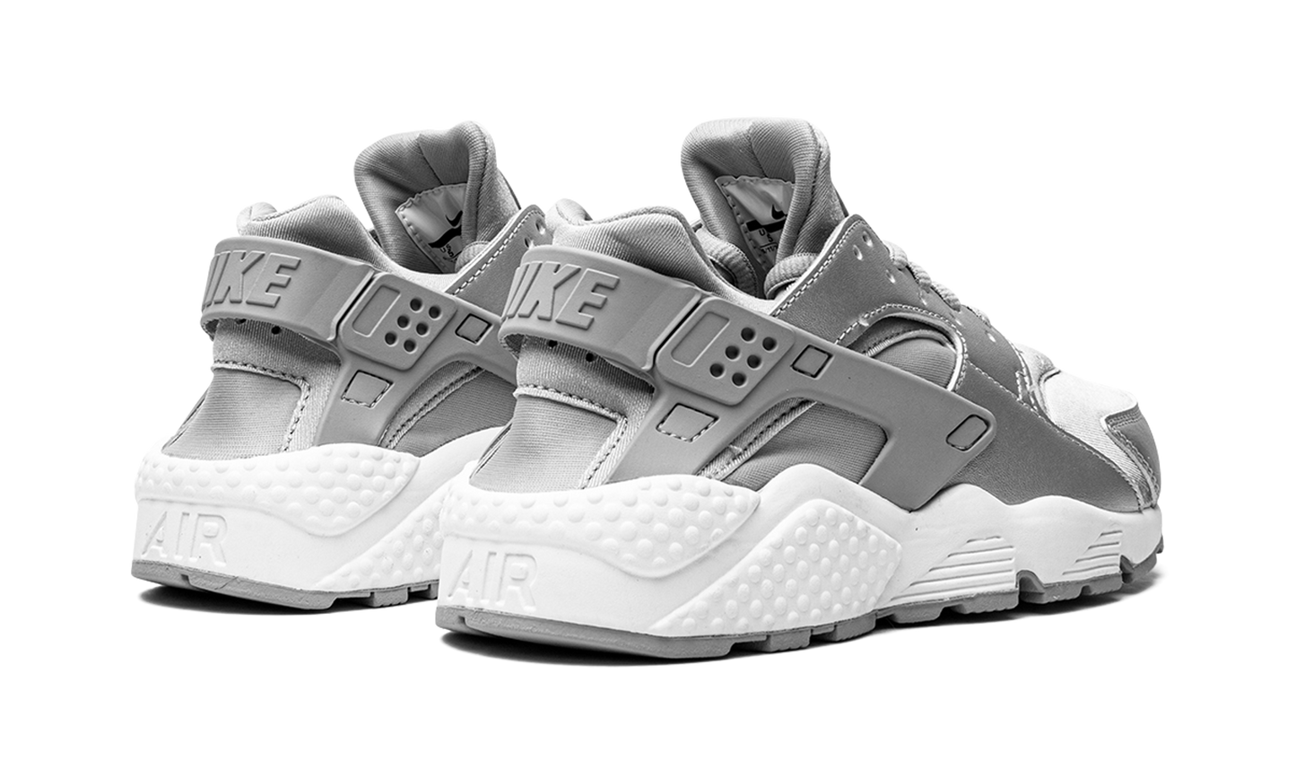 AIR HUARACHE RUN SE WMNS