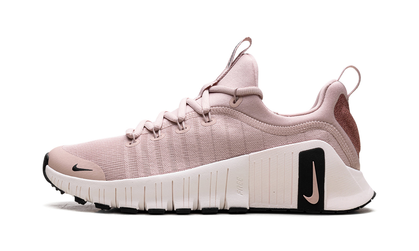 Free Metcon 6 PRM WMNS "Pink Oxford / Light Soft Pink / Black"