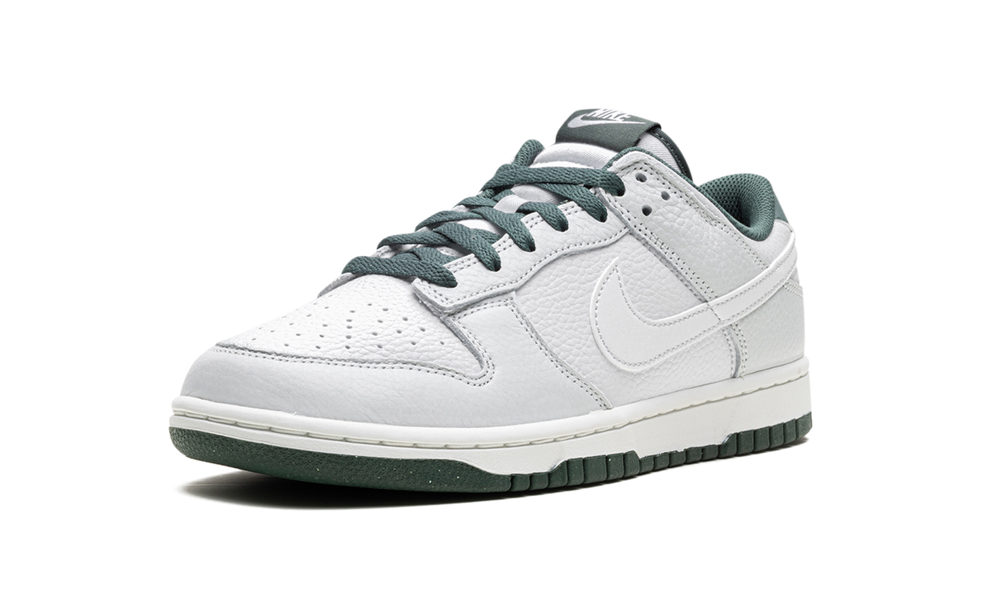 NIKE DUNK LOW "VINTAGE GREEN"