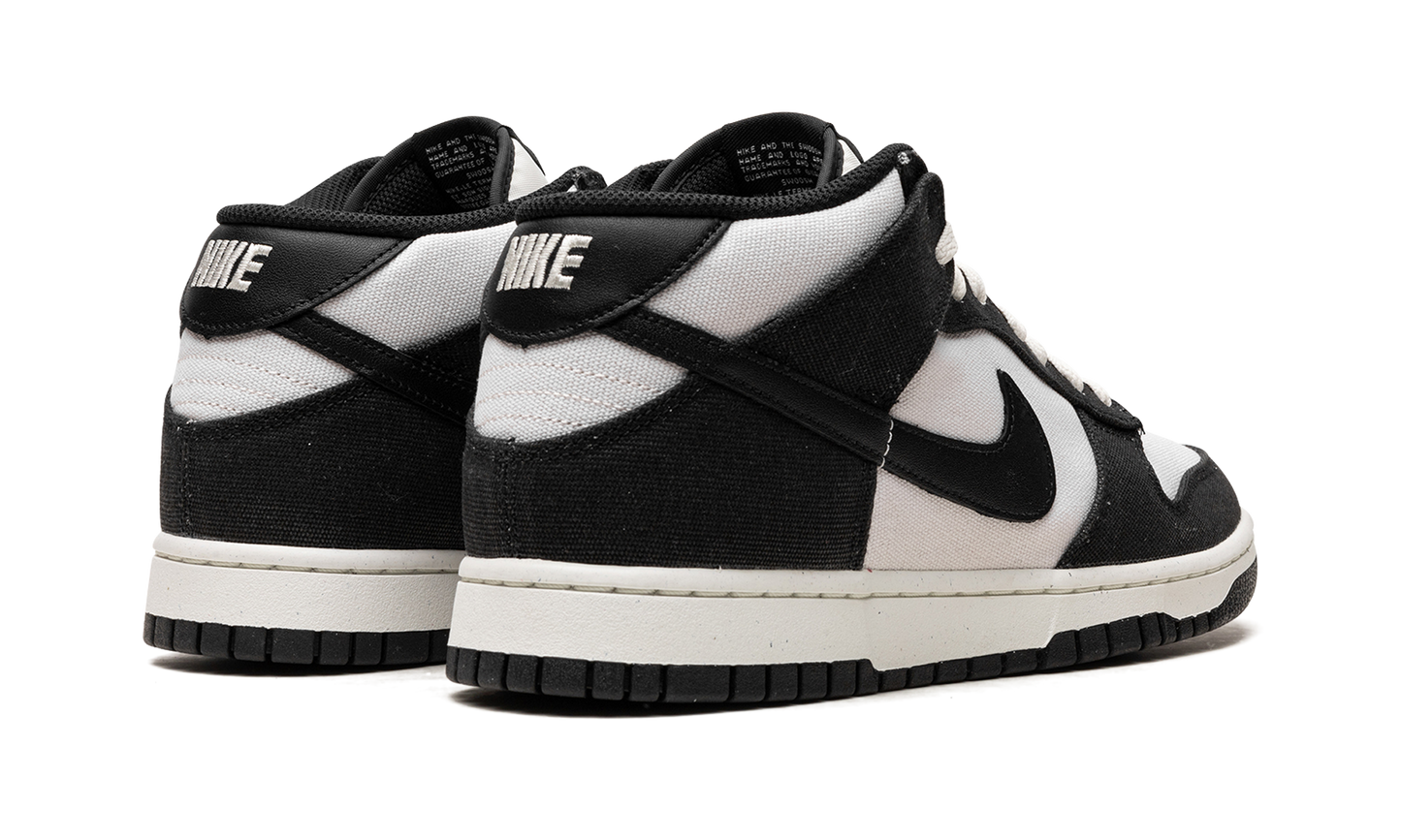 Dunk Mid "Black / White"