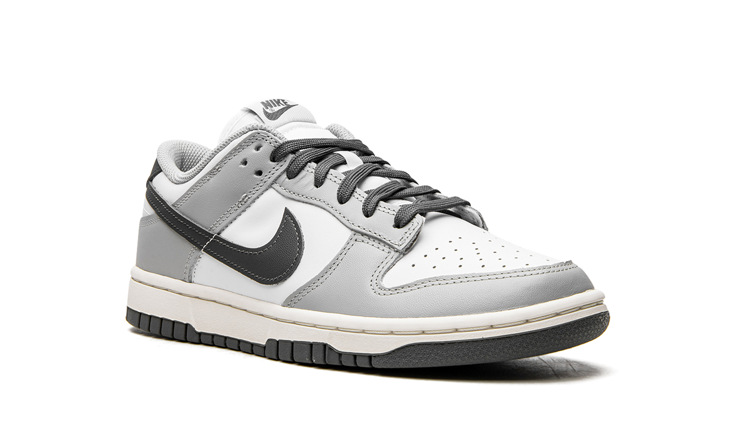 DUNK LO MNS WMNS "Light Smoke Grey"