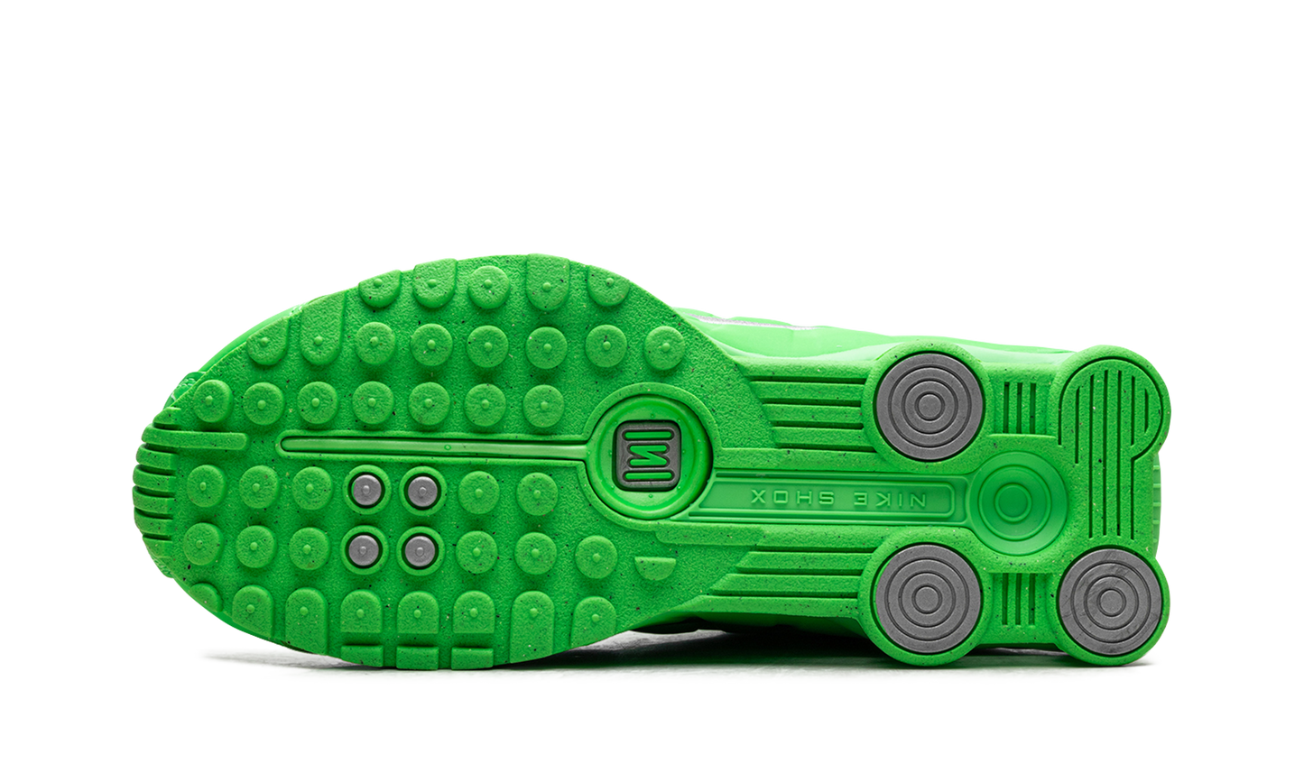 Shox R4 WMNS "Green Strike"