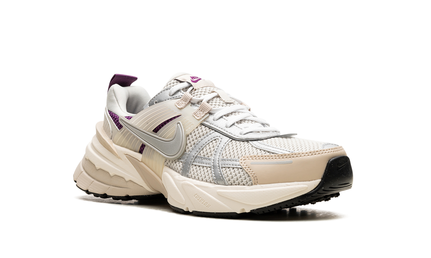 V2K Run Prm Wmns "Light Bone"