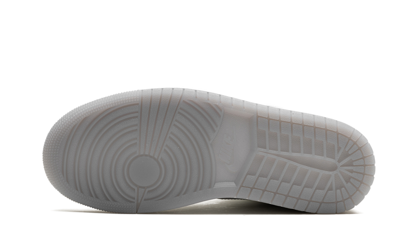 Air Jordan 1 Mid SE WMNS "Metallic Silver"