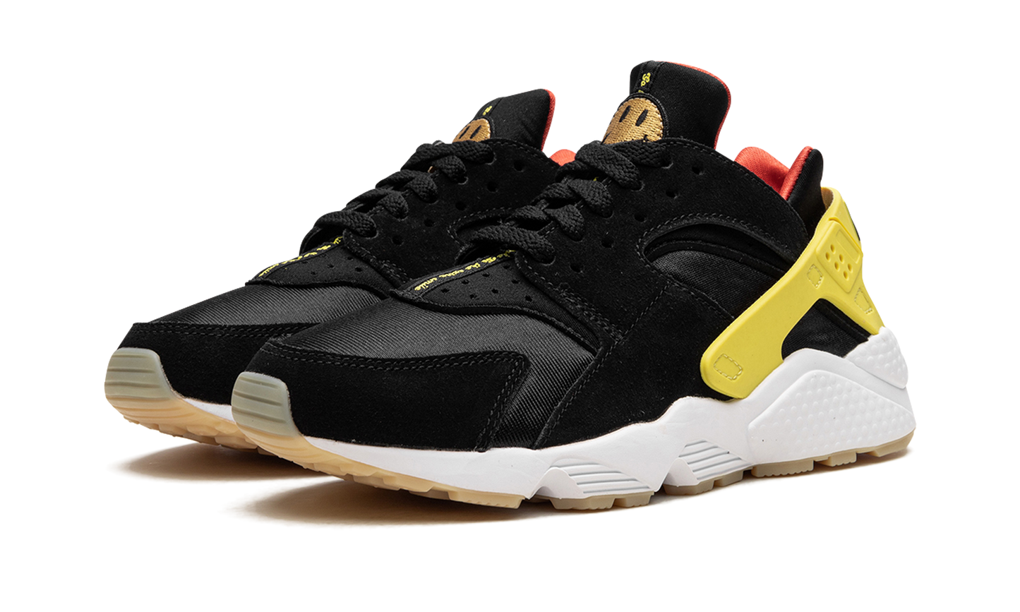 AIR HUARACHE WMNS "Go the Extra Smile"