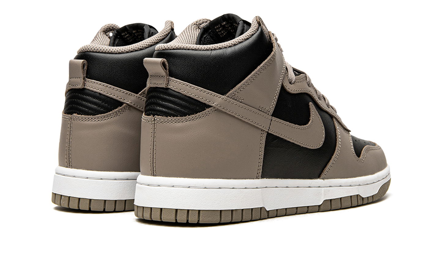 DUNK HIGH WMNS "Moon Fossil"