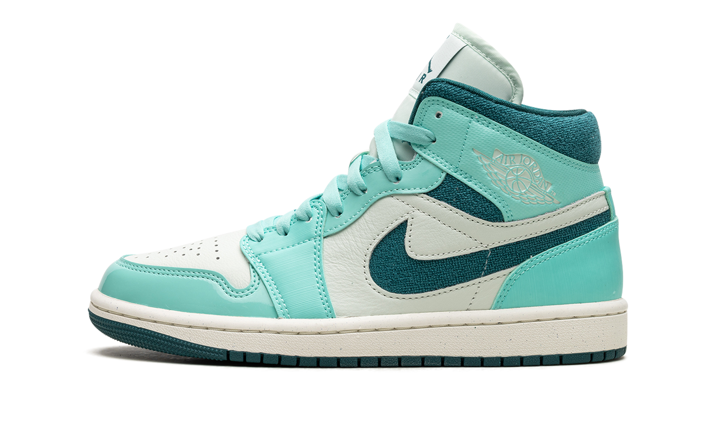 AIR JORDAN 1 MID SE WMNS "Bleached Turquoise"