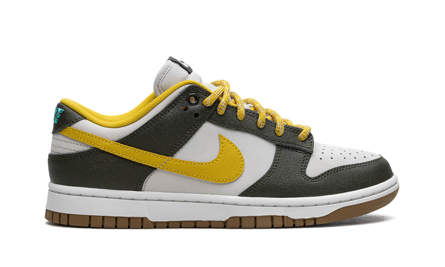 Dunk Low "Cargo Khaki / Vivid Sulfur"