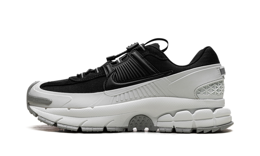 Zoom Vomero 5 Roam "Black Light Silver"