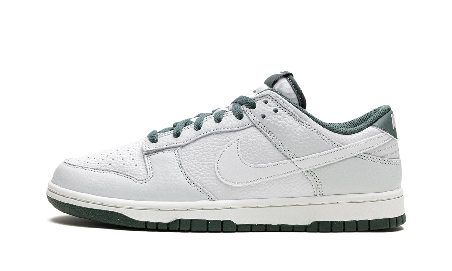 NIKE DUNK LOW "VINTAGE GREEN"