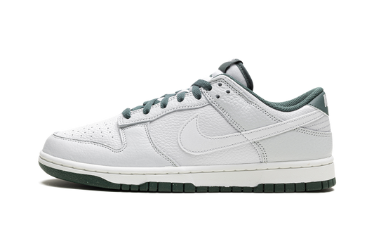 NIKE DUNK LOW "VINTAGE GREEN"